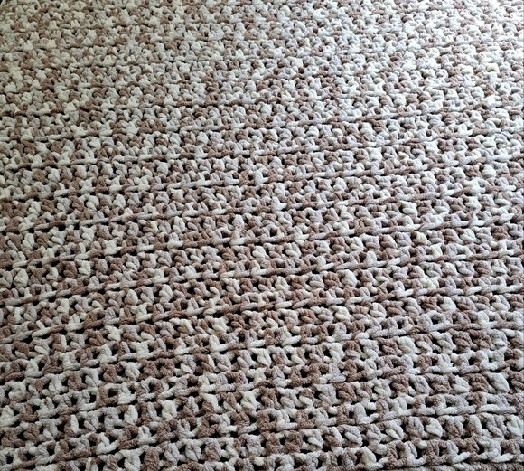 New Handmade Chenille Bedspread/Blanket/Throw  Size 65"×100" - Picture 7 of 7